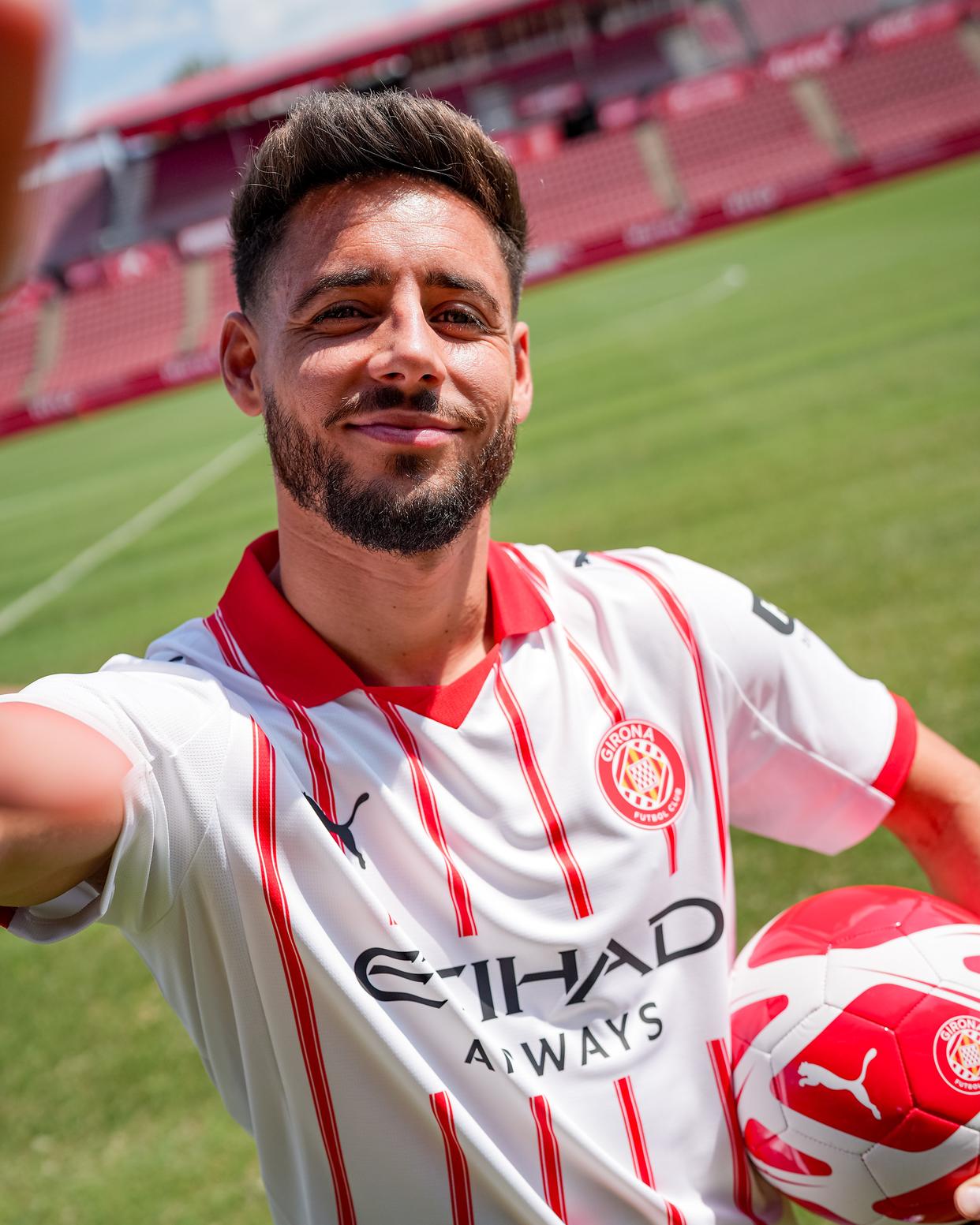 罗马女足门将禁区内二次触球被红牌罚下